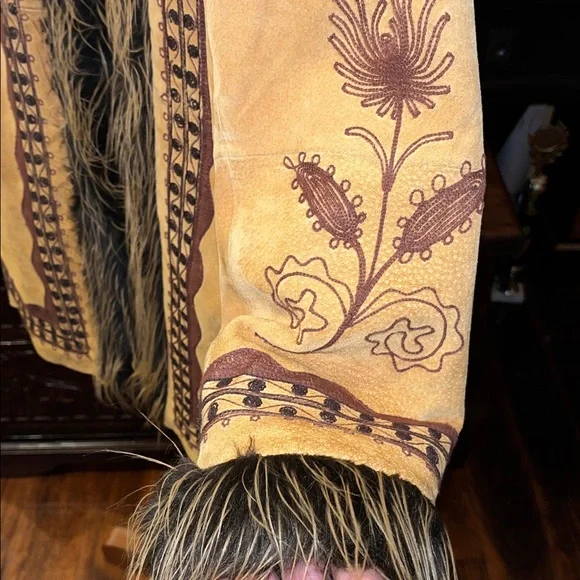 Women's Tan Jacket with Faux Fur Trim - Picture 3 of 6